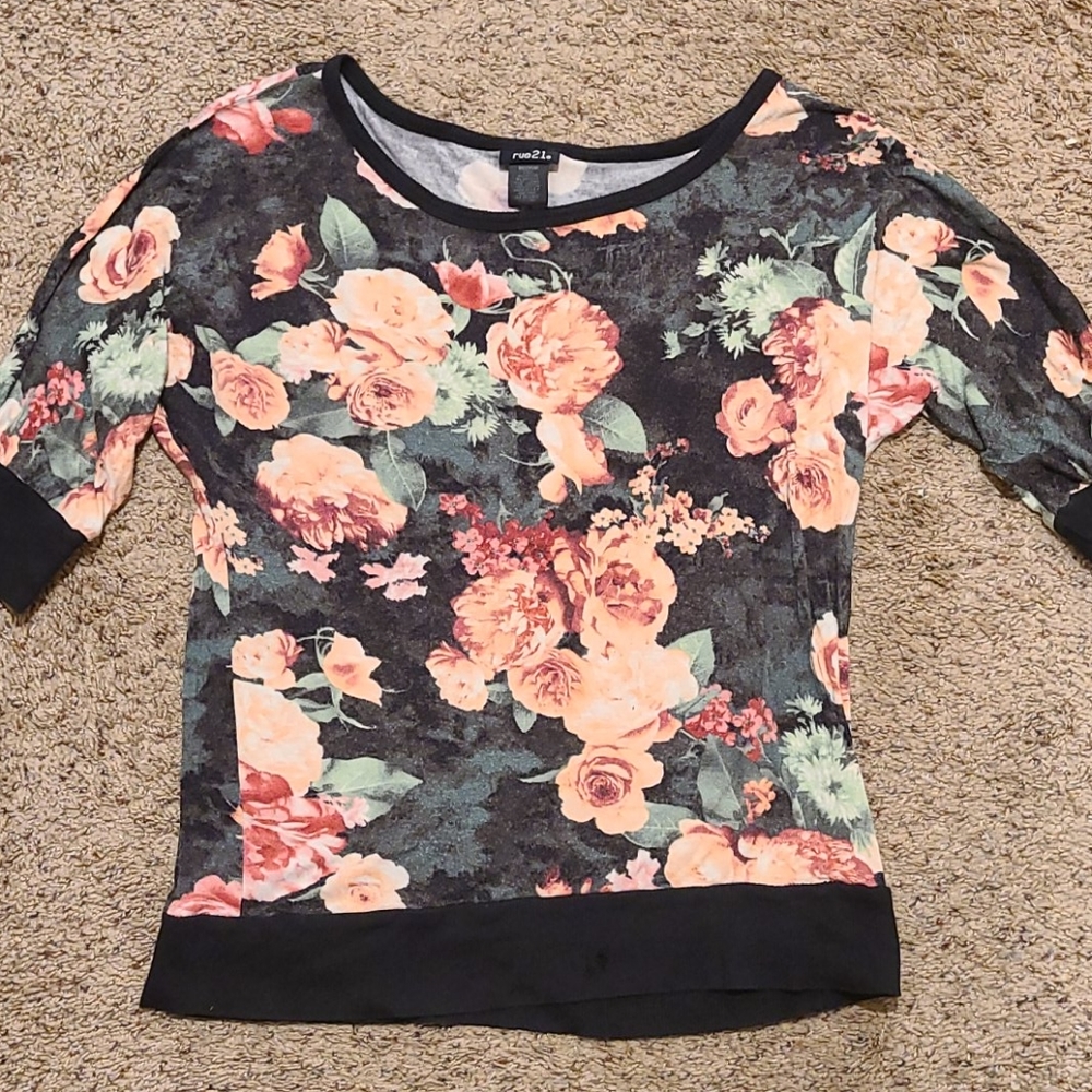 Rue21 Floral Print Top